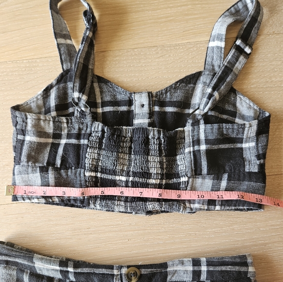 Two piece plaid shorts and crop top set - Picture 7 of 7